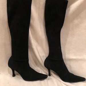 Woman’s Stuart Weitzman suede boots